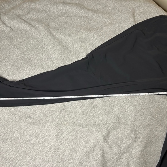 GYMSHARK MENS JOGGERS SIZE L - Picture 5 of 5